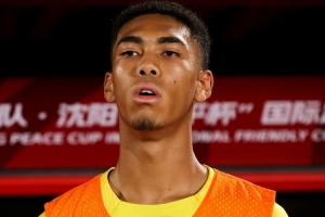 德转显示恒大足校17岁后卫张洪福已加盟辽宁铁人，转会费101万元